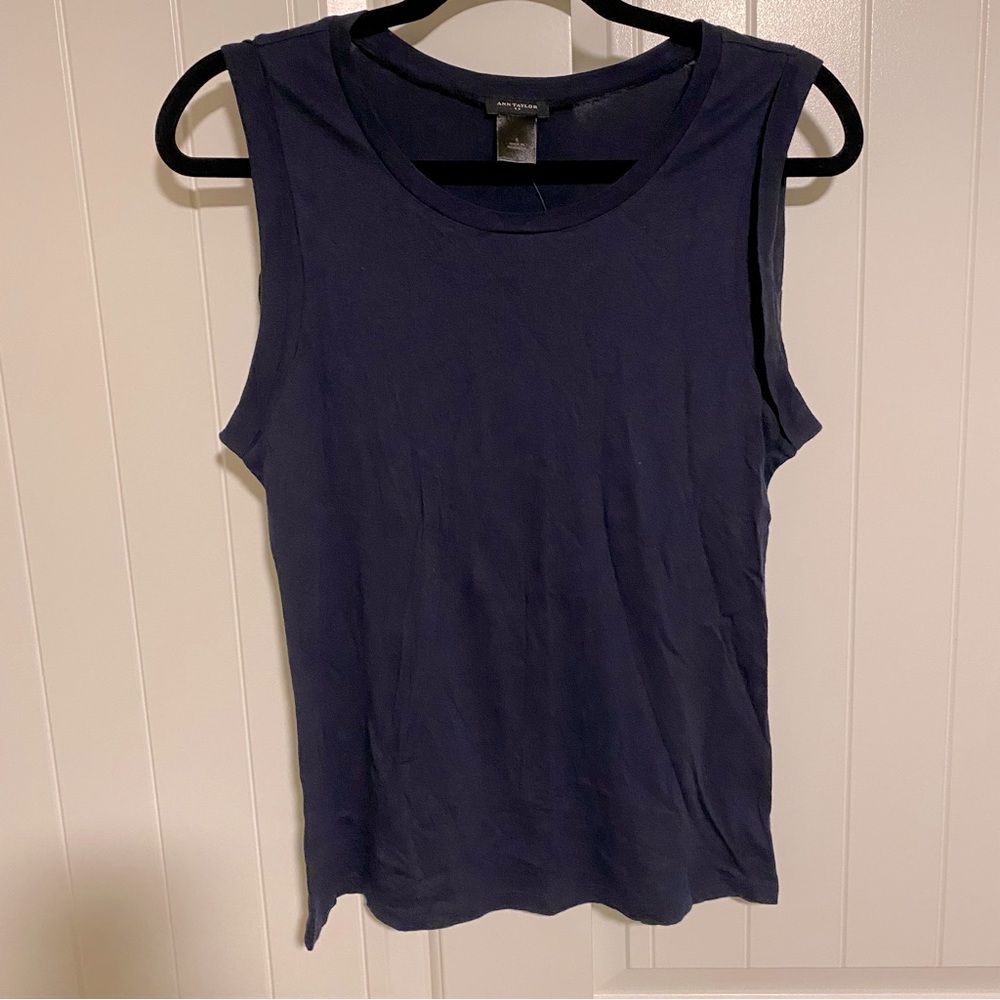 NWT Ann Taylor Sleeveless Navy Top Size Small